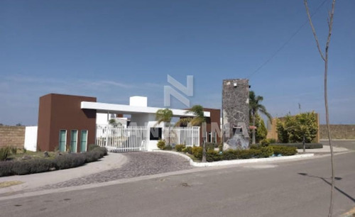 Fuentes Del Emperador Bonito Terreno Frente A Area De Convivencia Y Alberca En C