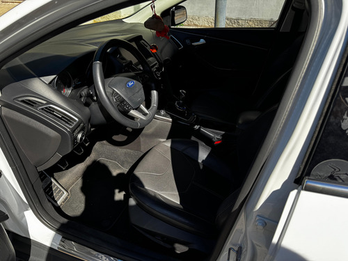 Ford Focus III 2.0 Sedan Titanium Mt