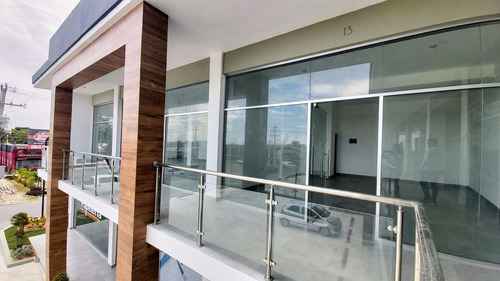Local En Alquiler En Av. Barceló, Bávaro, Punta Cana, 89m2.
