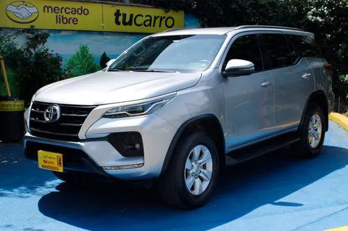 Toyota Fortuner 2.4 4x2 At 2021