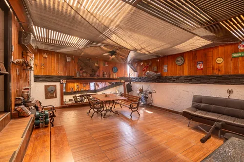 Casa Noviembre! Bienvenidos A Su Nuevo Hogar! Esta Hermosa Casa De 4 Habitaciones 6 Baños, Terraza Con Sauna, Chimenea, Jardin Interior, Cuarto De Juegos Y Lavanderia. Que Combina Confort Y Estilo