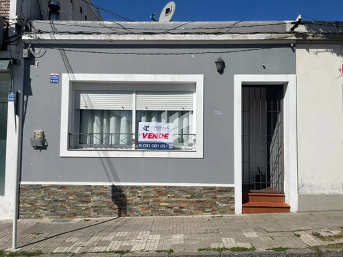 Casa En Mercedes, Terminal