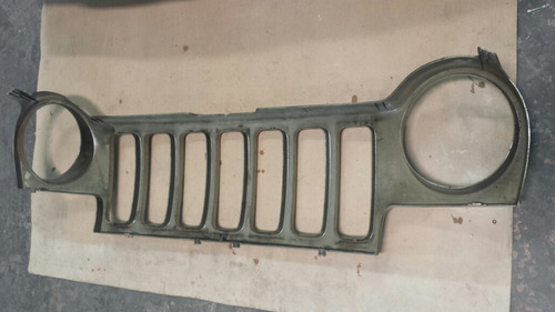 Parrilla Delantera Jeep Cherokee Kj 02/04 Original