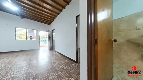 Casa En Arriendo En Medellín - La Floresta