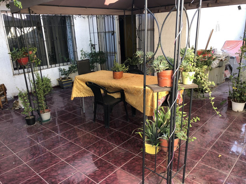 Vende Casa Grande 4 Dorm, 2 Baños, A Pocas Cuadras Metro Rod
