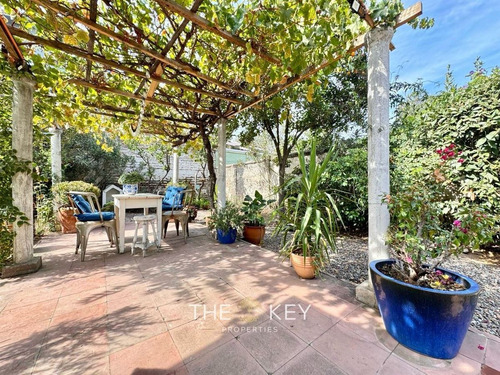 Casa En Venta De 4 Dorm. En Providencia