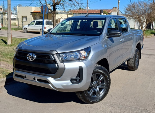 Toyota Hilux Sr 4x4 2.8 At 0km Financiada