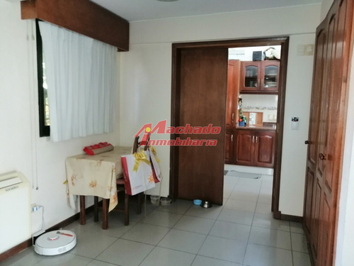 Casa En Zona Cantegril- Ref: 6130