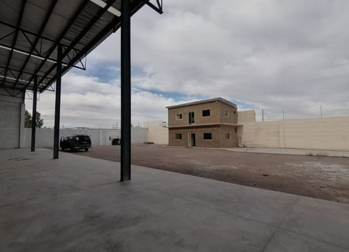 En Renta Bodega Industrial, Con Anden Y Oficinas, En La Deportistas