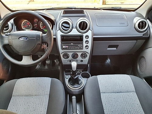 Ford Fiesta Sedan 1.6 Flex