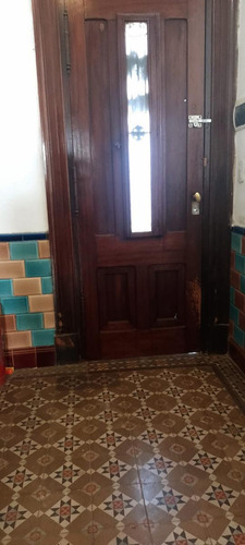 Hermosa Casa A Una Cuadra De La Estacion De Temperley!!