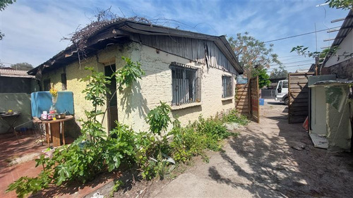 Casa En Venta De 2 Dorm. En Maipú