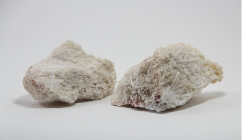 Imagen 2 de 2 de Mineral Piedra Natrolita Blanca Nro. 1 Pieza De Colección