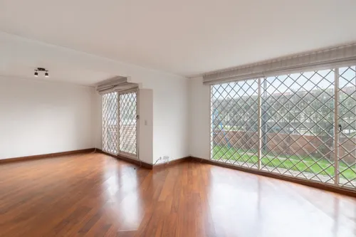 Casa En Arriendo/venta En Monaco. Cod V21554