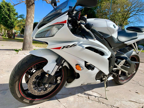 Yamaha R6