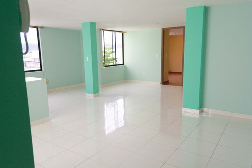 Imagen 2 de 9 de Se Arrienda Departamento En Pusuqui, Las 4 Esquinas. Junto Al Colegio Santo Domingo Savio.