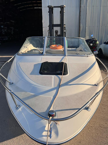 Lancha Cuddy Bayliner Capri 2052 Masquelanchas
