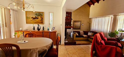 Venta Casa 7 Amb C/parque Pileta Quincho Y Balcon