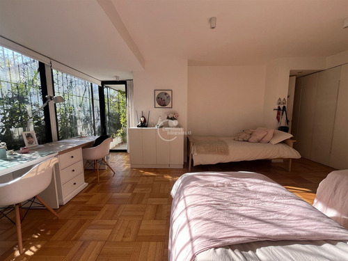Departamento En Venta De 2 Dorm. Con Jardin A Pasos Del Vma