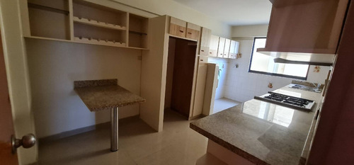 Imagen 9 de 11 de Apto En Venta En Valles De Camoruco Hilmar Rios C453281 Tlf 0414-432-69-46