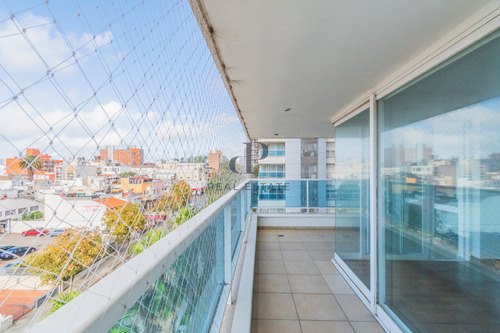 Apartamento En Alquiler De 2 Dormitorios En Diamantis Plaza Buceo