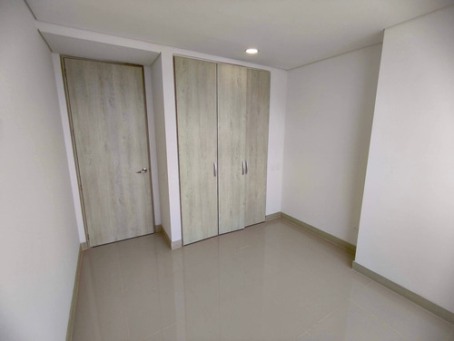 Imagen 22 de 29 de Venta De Apartamento En Manga.