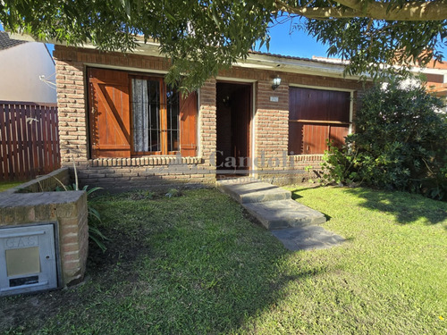 Chalet En Venta 4 Ambientes - Santa Clara Del Mar, Con Parque Y Balcón Corrido