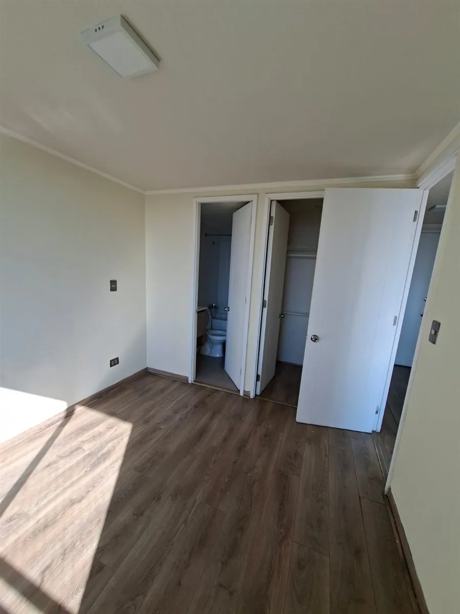 Imagen 5 de 11 de Departamento En Arriendo De 1 Dorm. En Estación Central