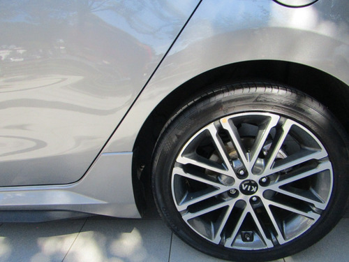 Imagen 13 de 14 de Kia New Rio Sedan Pe 1.6l S Pack A/t Sedan 215 D F