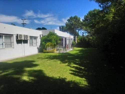 Imagen 17 de 30 de Casa En Venta En Pinamar Zona Alamos Golf Con Gas Natural