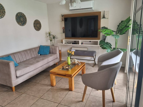 Amplia Y Luminosa Casa En Condominio Los Coihues, Larapinta