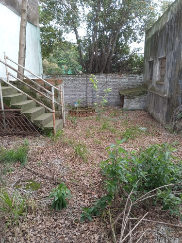 Casa En Muñiz De Dos Plantas Y Patio