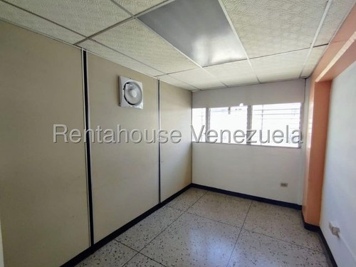 Erika Armeya Vende, Oficina Ubicada En El Centro De Barquisimeto, Cerca Del Edificio Nacional. Flex: 25-17084