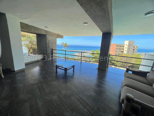 Apartamento En Venta Playa Grande #24-5086 Johana Blanco