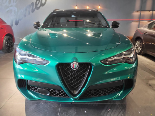Alfa Romeo Stelvio 2.9L Quadrifoglio Verde V6 Bi-Turbo At