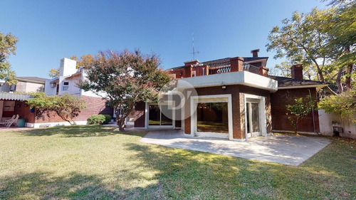 Imagen 5 de 30 de Frente A La Quinta Presidencial, Muy Buen Chalet Sobre Lote De 750 M2.