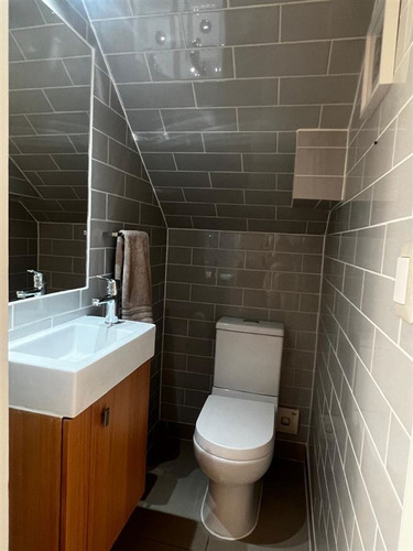 Se Vende Casa De 3d/4b, Cond. La Laguna. Padre Hurtado
