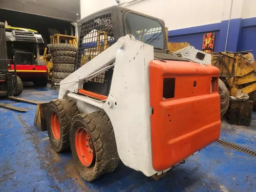 Minicargador Bobcat S130 Para Hacer Arreglos
