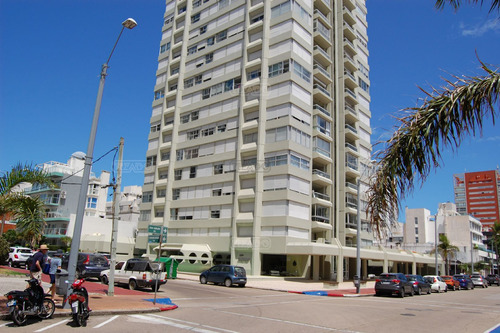 Venta Apartamento 3 Dormitorios Balcón Lavadero Mucamas Cochera Sauna Gimnasio Fontemar Península Gorlero Puerto Punta Del Este Maldonado