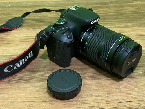 Canon Eos Rebel T3i + Lente Ef-s 18-135mm Is Stm
