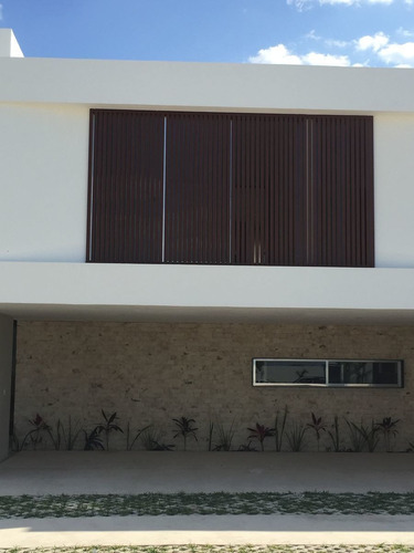 Imagen 5 de 30 de Casa Con Alberca En Venta Dentro De Privada En Xcanatún Zona