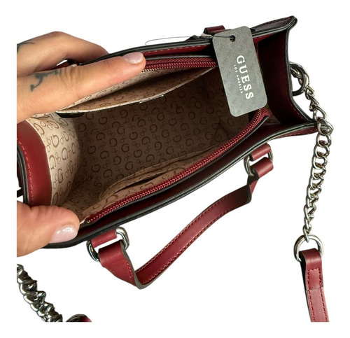 Guess Factory Sv890469-cra Top Zip Adultos Terracota Cafe Con Logos Y Detalles Vino Níquel Terracota