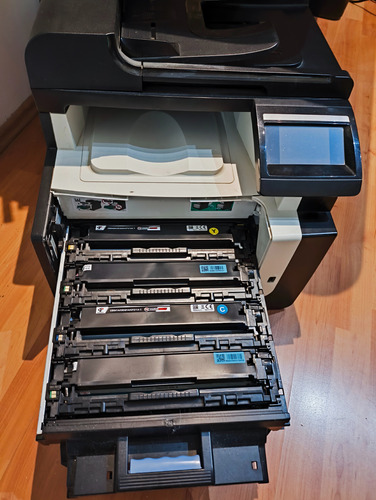 Impresora Multifunción A Color Hp Laserjet Pro Cm1415fn Mpf Beige (Reacondicionado)