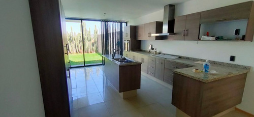 Imagen 5 de 30 de Casa Con Excelente Vista Desde El Roof En Cumbres Del Lago