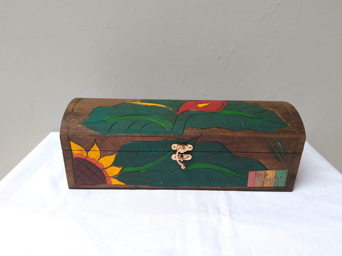Baúl De Madera Tallado Girasol 34 Cms Con Broche Chocolate Tallado Girasol