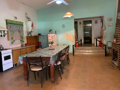 Magnifica Esquina Comercial A La Venta!! Con 2 Casas +galpón
