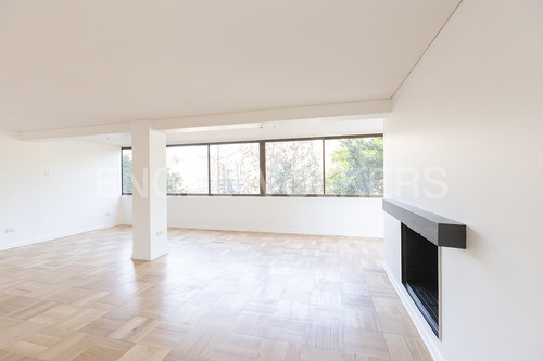 Departamento Remodelado En Calle Vitacura