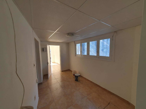 Alquilo Hermosa Y Amplia Casa De 2 Dorm En La Comercial!!