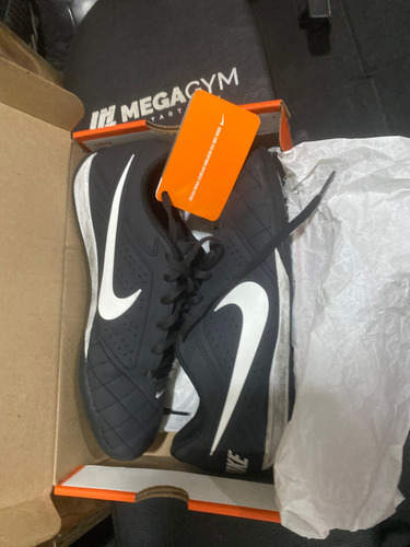 Chuteira Nike Beco 2 Semi Nova (Usado)
