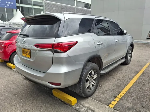 Toyota Fortuner 2.4 Street At 7As